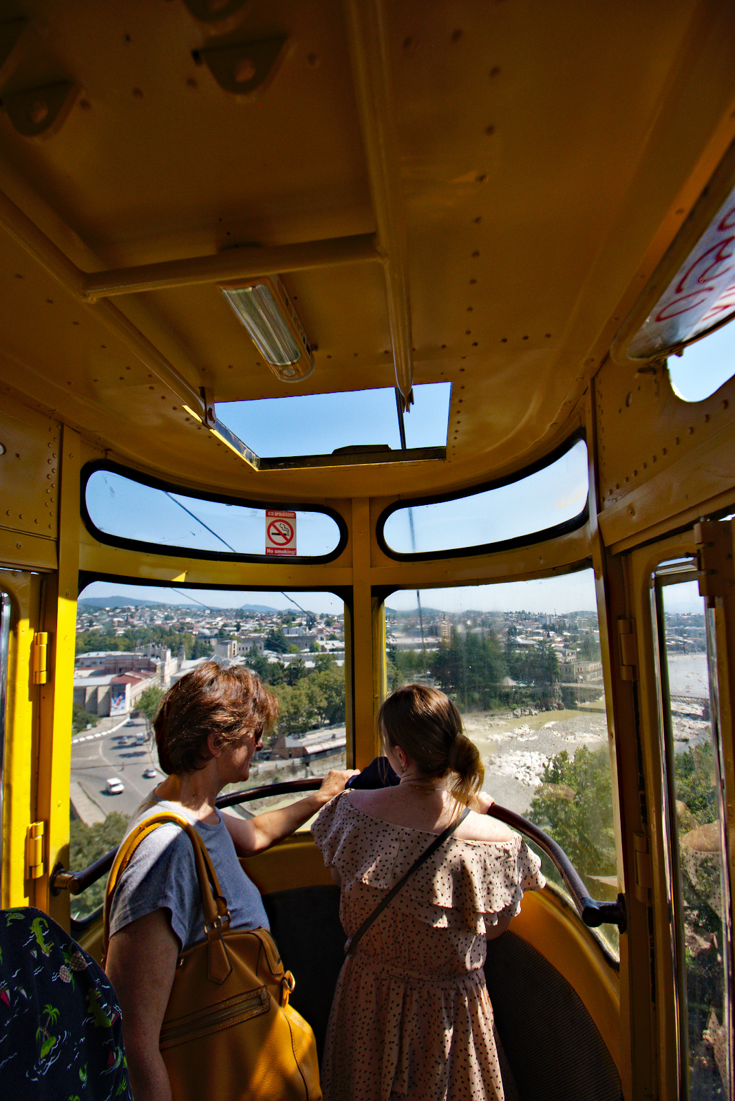 Mit der Seilbahn über den Rioni