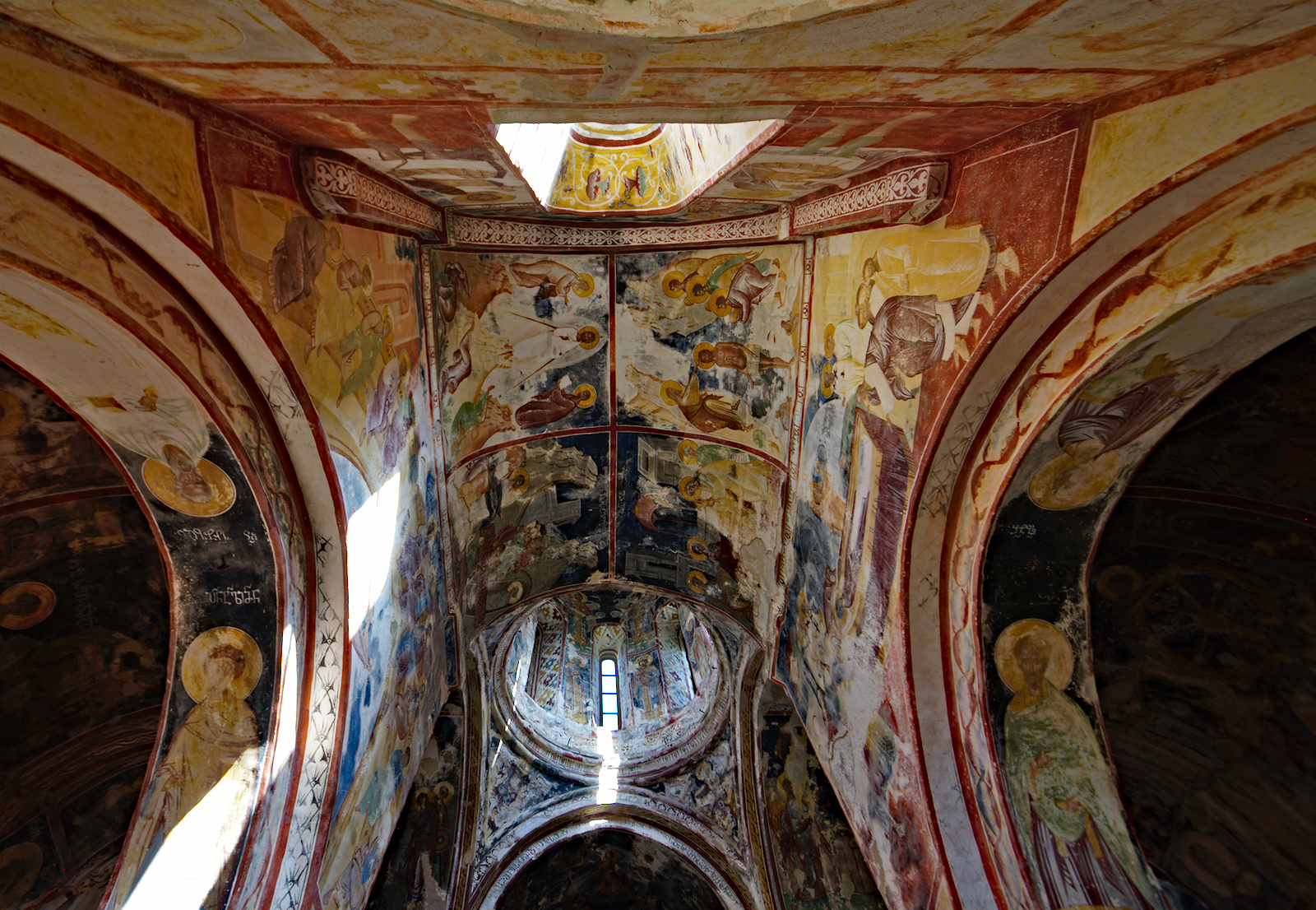 Deckenbemalung des Seitengebäudes