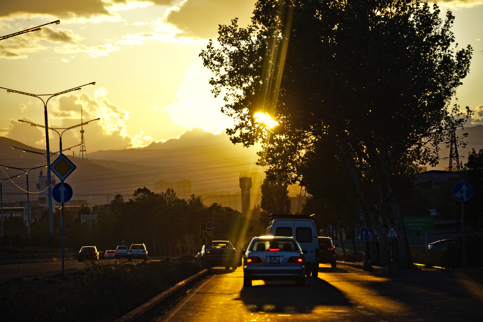 Einfahrt nach Tbilissi